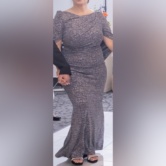 Metallic Drape Back Dress. Mother of the bride dress 💕 - Picture 6 of 6